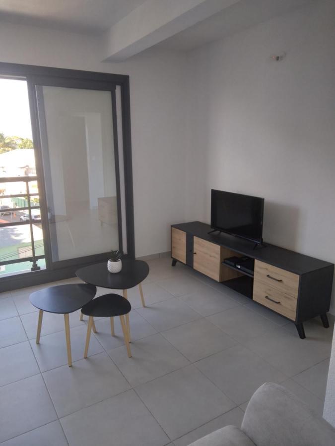 Le Yuka Apartment Saint-Francois  Bagian luar foto
