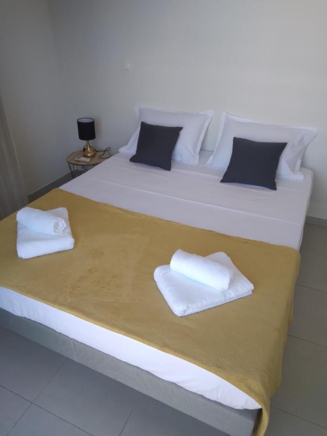 Le Yuka Apartment Saint-Francois  Bagian luar foto