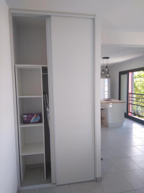 Le Yuka Apartment Saint-Francois  Bagian luar foto
